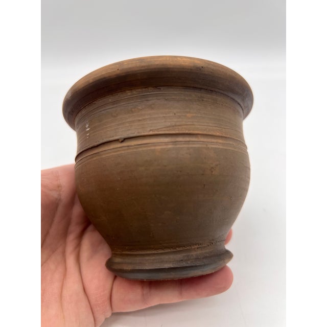 A Antique Folk Art Small Redware Crock With Lid, by Stahl's Pottery, Powder Valley, Pa, 1948 For Sale - Image 9 of 16