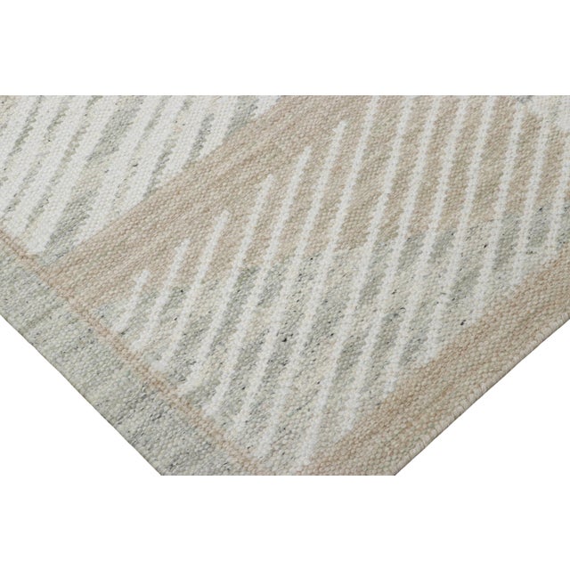 Rug & Kilim’s Scandinavian Style Rug With Beige and Ivory Geometric Patterns For Sale In New York - Image 6 of 8