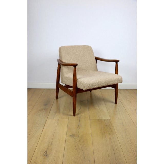 Vintage GFM 300-202 Lounge Chair in Beige Bouclé by J. Kedziorek, 1970s For Sale - Image 9 of 11