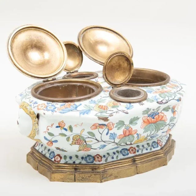 French Provincial Antique 18th Century Delft French Glaze Faïence Octagonal Inkwell For Sale - Image 3 of 10