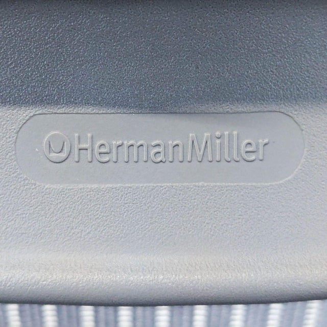 Gray Herman Miller Aeron Ergonomic Office Chair - Light Gray Mesh For Sale - Image 8 of 8