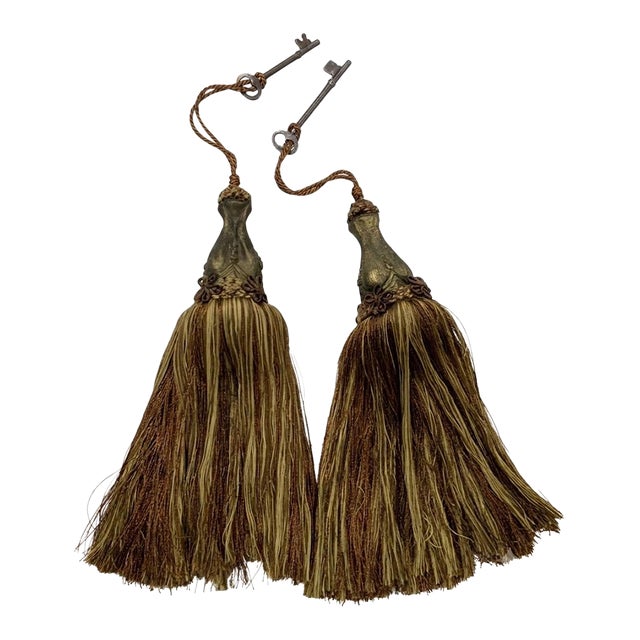 Pair of 14” Oversized Silk Passementerie Tassels With Antique Keys & Heavy Cast Tops - Grandmillennial, Palm Beach Regency - See Pics! Set #1 For Sale