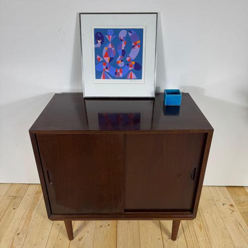 Mid-Century Modern Rosewood Sideboard with Sliding Doors For Sale - Image 4 of 9
