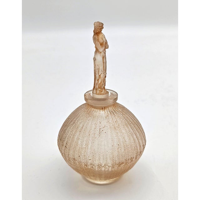 René Lalique Glass Perfume Bottle with Roses by René Lalique for Dorsay, 1914 For Sale - Image 4 of 11