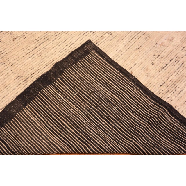 Early 21st Century Nazmiyal Collection Large Modern Area Rug For Sale - Image 5 of 6