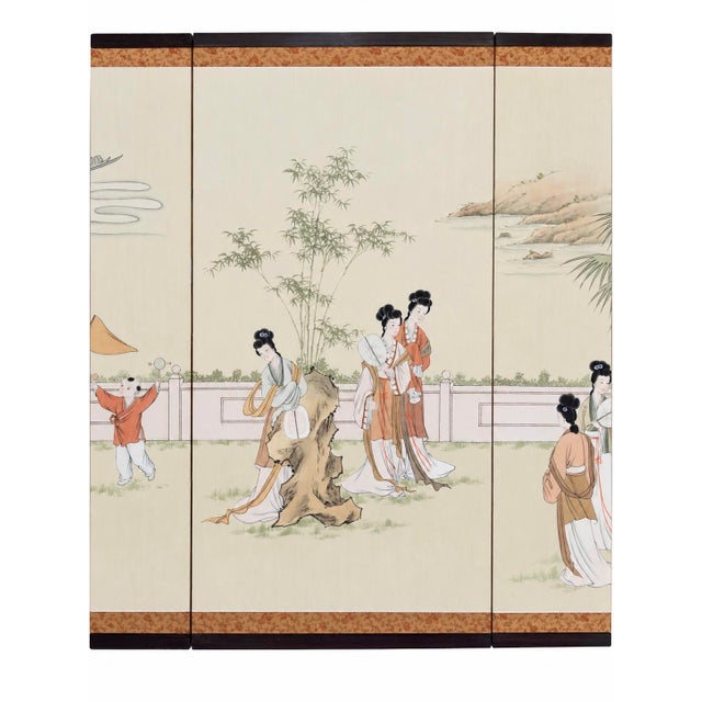 1970s Chinese Hand-Painted Silk Four-Panel Folding Screen | Attributed to Yang Zhi | Hong Kong For Sale - Image 4 of 18