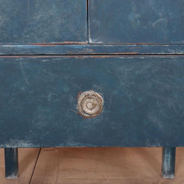 Late 18th C painted tray topped bedside cabinet with 2 cupboards and 1 drawer underneath. 1780 Dimensions:W: 55.5cm...