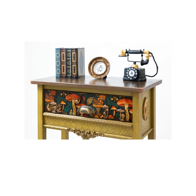 Traditional Woodland Mushroom Side Table For Sale - Image 3 of 10