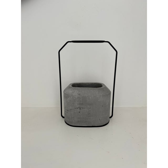 Vase Weight Per Decha Archjananun, 2010, in Very Good conditions. Designed from 2000 This piece is attributed to the...
