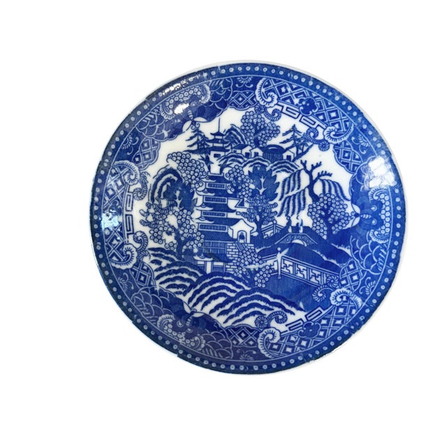 Vintage Blue and White Willow Pattern Decorative Set of Plates Made in Japan For Sale In New York - Image 6 of 8