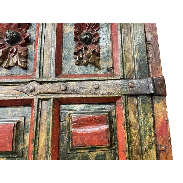 Spanish Renaissance Sacristy Cabinet in Walnut with Stylized Acanthus Leaf Polychrome Decoration, Spain, 1600 For Sale - Image 5 of 8