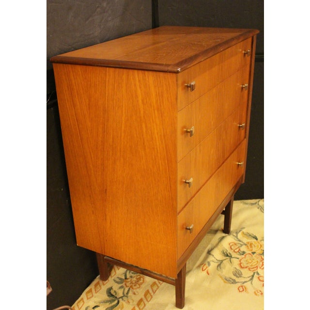 Mid-Century Modern Circa 1960s Mid Century Modern English Chest of Drawers by Homeworthy For Sale - Image 3 of 15