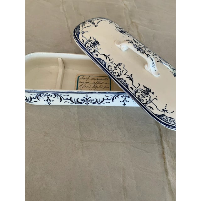Moustier Antique Moustiers Porte Savonettes (Covered Soap Holder) in French Blue and White, Two Pieces For Sale - Image 4 of 12