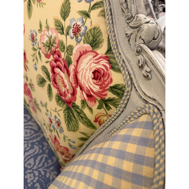Gorgeously upholstered settee by Hickory Furniture. 3 fabric prints that work so nicely together to create an upscale...
