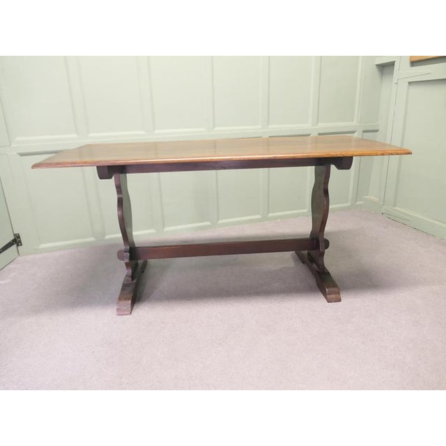 Good Quality Oak Refectory Dining Table This is a good quality Country Oak Table in the refectory style, the table top has...