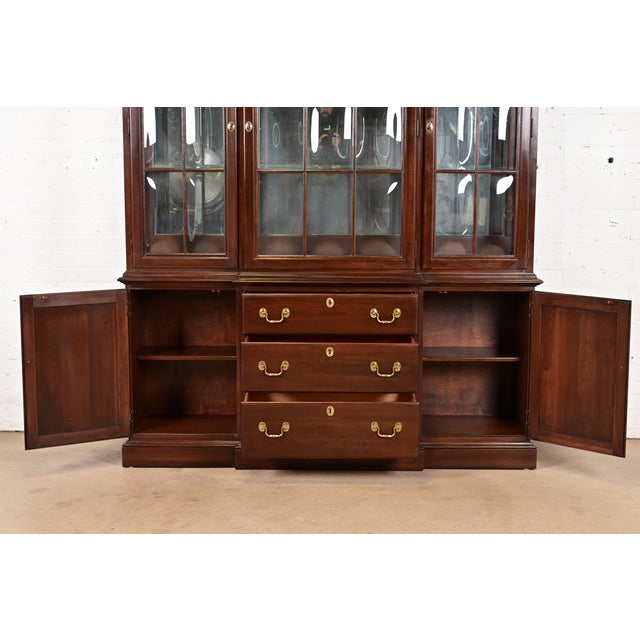 Ethan Allen Georgian Solid Cherry Wood Breakfront Bookcase Cabinet For Sale In South Bend - Image 6 of 13