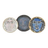 Vintage Glazed Ceramic Plates "Faces" by Mario Villa (Nicaraguan/Louisiana,1953-2021)- Set of 3 For Sale