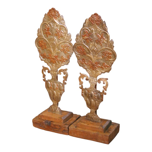 Pair of 19th Century Italian Giltwood Urn Carvings With Floral Motifs For Sale
