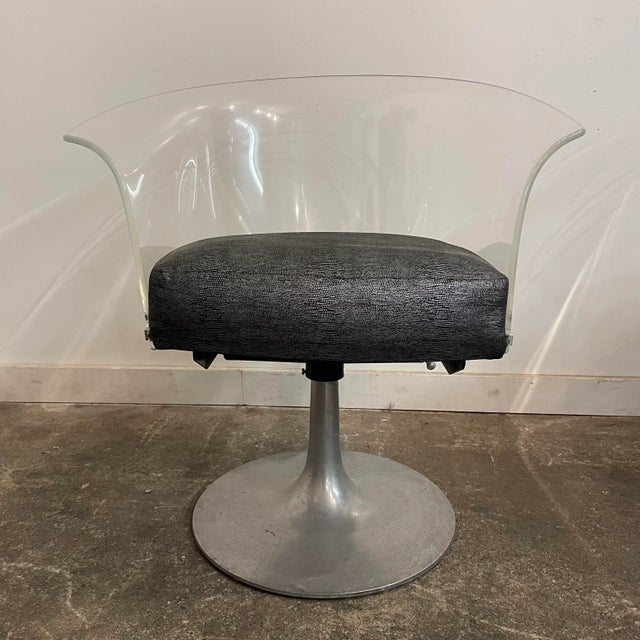 Mid Century Modern Bassick Flo-Tork Lucite Swivel and Reclining Chairs with Tulip Base - Set of 4 For Sale In Cleveland - Image 6 of 13