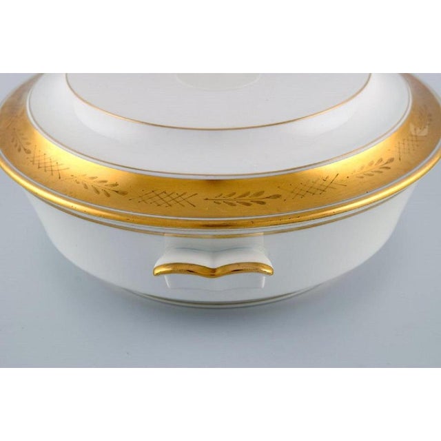 Royal Copenhagen No. 607 Lidded Tureen in Porcelain from Royal Copenhagen, 1944 For Sale - Image 4 of 7
