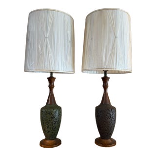 Mid 20th Century Pair of Mid Century Modern Walnut and Ceramic Cork-Style Table Lamps With Original Shades For Sale