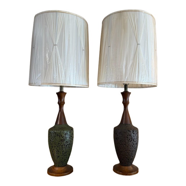 Mid 20th Century Pair of Mid Century Modern Walnut and Ceramic Cork-Style Table Lamps With Original Shades For Sale
