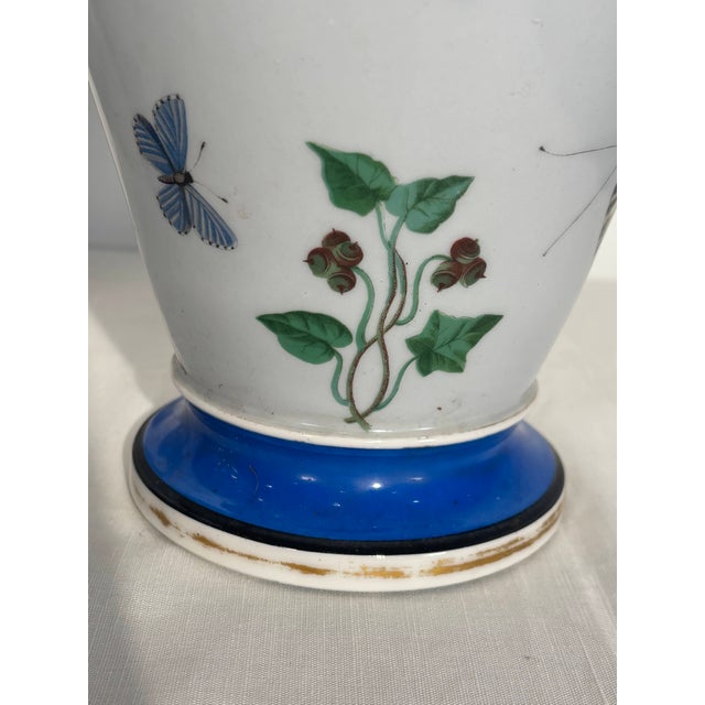 Paris Porcelain Vases with Naturalistic Decoration with Birds and Butterflies, 19th Century, Set of 2 For Sale - Image 15 of 17