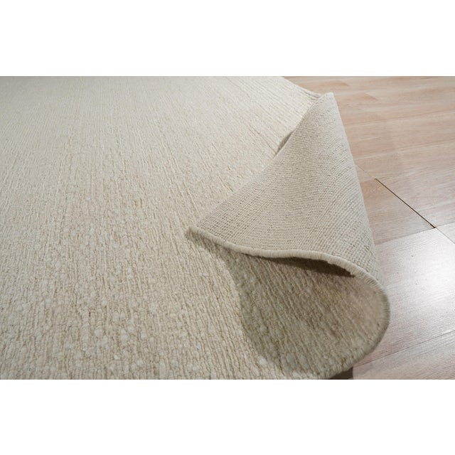 Ivory Solid Modern Hand-Knotted Wool Rug 8x10 For Sale In New York - Image 6 of 11