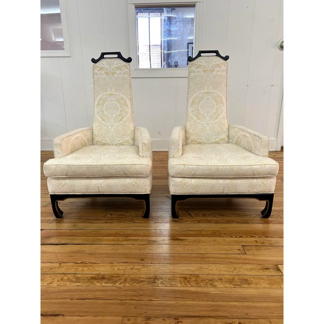 This iconic 1960s throne chair, inspired by the James Mont style, embodies the bold elegance of Hollywood Regency design....