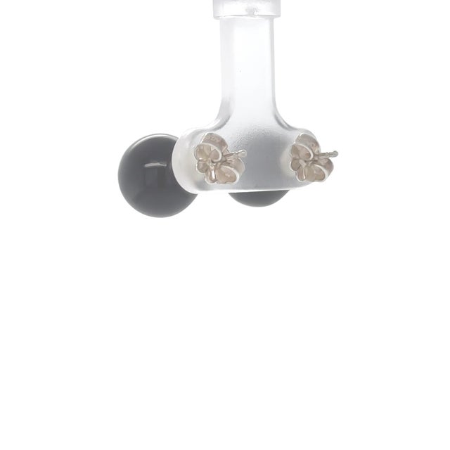 Tiffany & Co. Sterling Silver Pearl and Black Onyx Necklace and Earrings Set 12.92g For Sale - Image 6 of 13