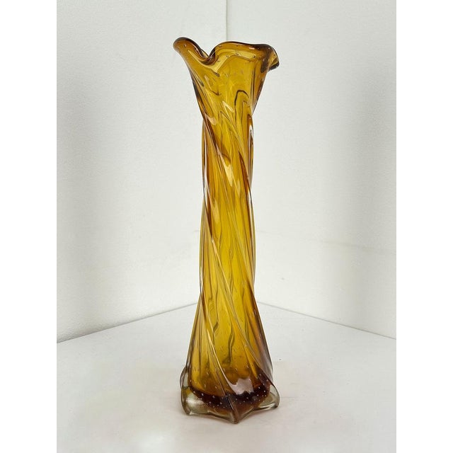 Vintage Amber Murano Glass Vase with Twisted Workmanship and Bullicante Glass, 1960s For Sale - Image 9 of 11