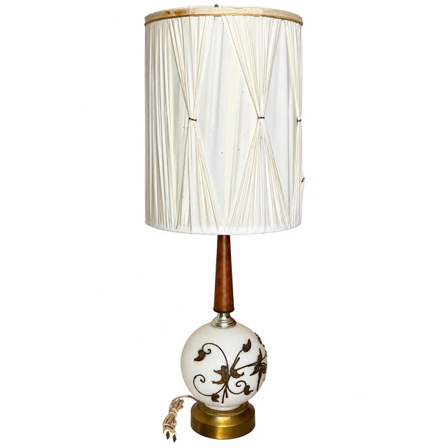 Mid-Century Modern Vintage Ivory Globe Table Lamp With Raised Botanical Vines and Tall Gathered Shade For Sale - Image 3 of 12