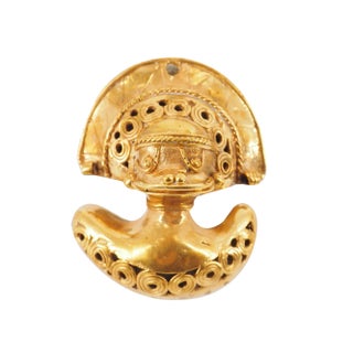 Colombian Taïrona Tumbago Statuette of Shaman Warrior For Sale