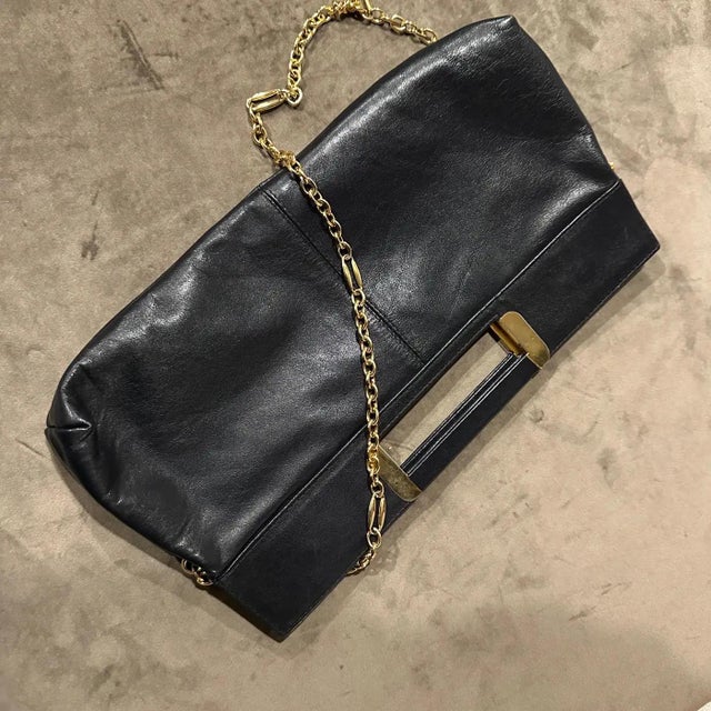 A 1970s High Quality Black Leather and Brass Italian Shoulder Bag For Sale - Image 10 of 12