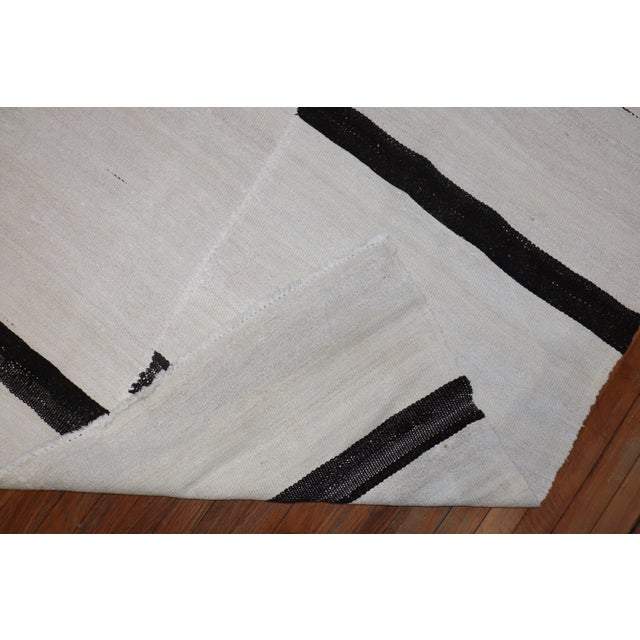 20th Century Zabihi Collection Turkish Kilim For Sale - Image 4 of 9