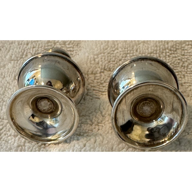 English 1950s Sterling Silver Salt & Pepper Shakers - A Pair For Sale - Image 3 of 4