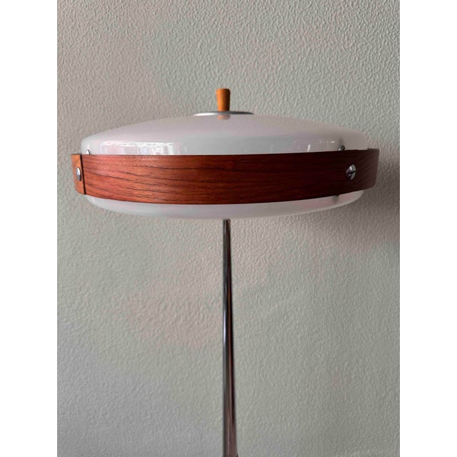 Mid-Century Modern Phase Eclipse S Dimmable Floor Lamp in Chrome & Wood by Luis Pérez De La Oliva for Fase, 1966 For Sale - Image 3 of 16