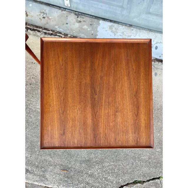 Wood Pair of Mid Century Modern Square End Tables With Black Inset Apron in the Style of Jack Cartwright for Founders For Sale - Image 7 of 12