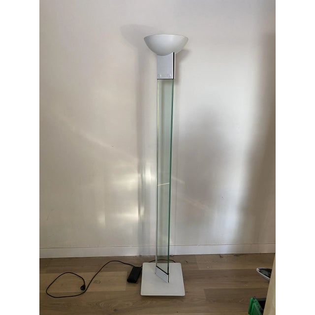 Halogen floor lamp with dimmer by max baguara for Lamperti editions. Glass plate and white lacquered metal. Very good...