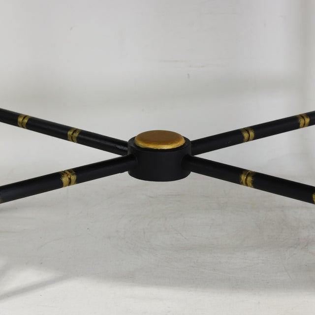 Pair of Vintage Black Lacquer Chinoiserie Coffee Table – Oval Gilt Peacock and Floral Motif Cocktail Table For Sale - Image 10 of 14