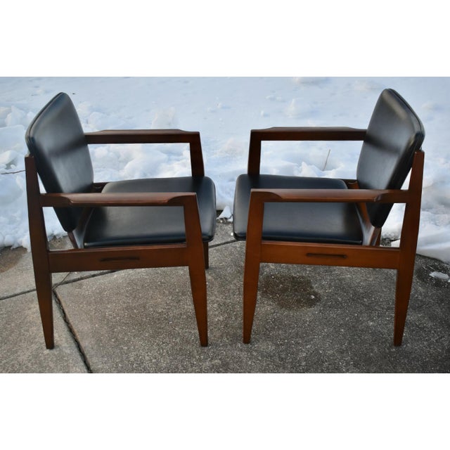 Thonet Thonet Walnut Arm Chairs Mid Century Modern Black Vinyl Pair Office For Sale - Image 4 of 11