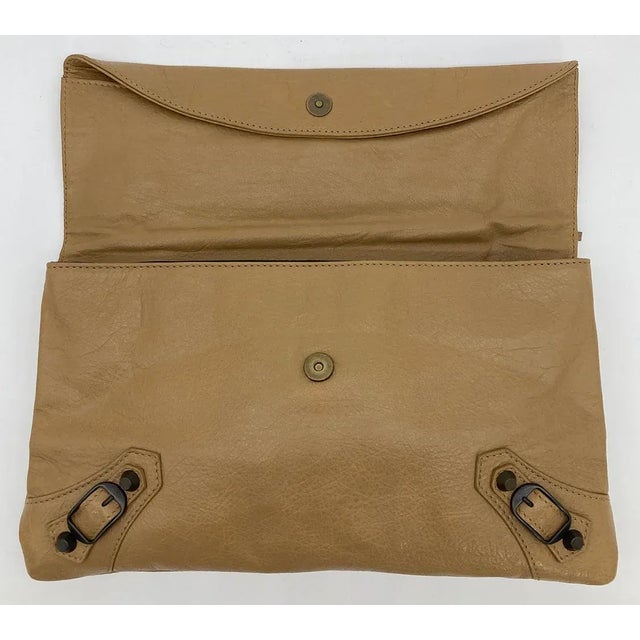 Animal Skin Balenciaga Tan Leather City Envelope Clutch with Mirror For Sale - Image 7 of 12