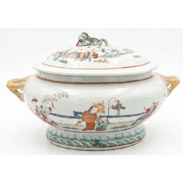Qing Dynasty (Qianlong Reign) Tureen w/Lid and Stand (Palace Scene) with Foo Dog handle on the lid, and has measurements...