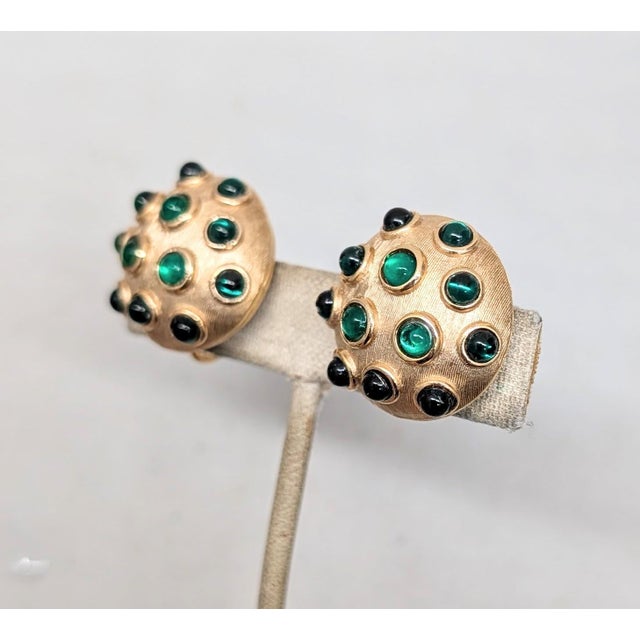 Vintage 1960s Signed Trifari Round Goldtone Cabochon Faux-Emerald Clip Earrings-2 Pieces For Sale In Philadelphia - Image 6 of 8
