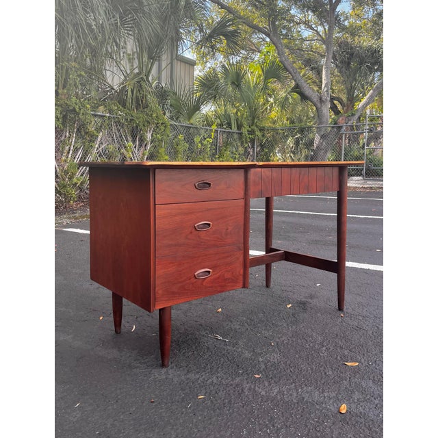 Mainline by Hooker Mid Century Modern Writing Desk | in the Style of Mainline by Hooker For Sale - Image 4 of 12