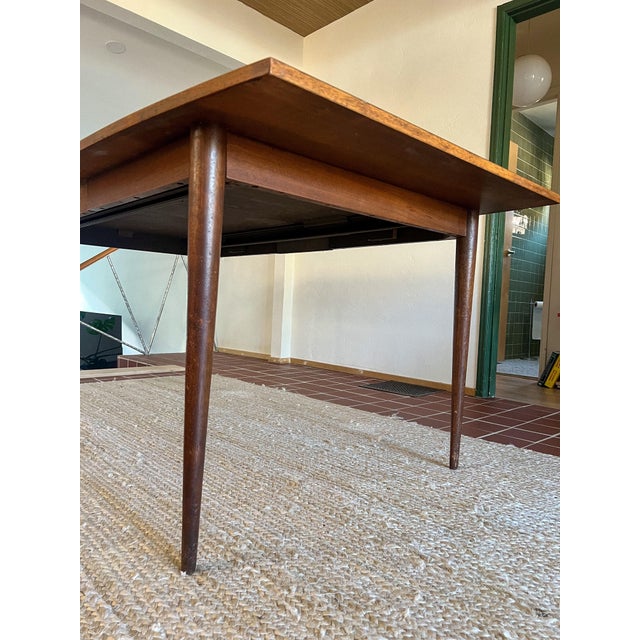 1960s Attributed to Broyhill Premier “Emphasis” Walnut Dining Table, Usa, Circa 1960s For Sale - Image 5 of 9