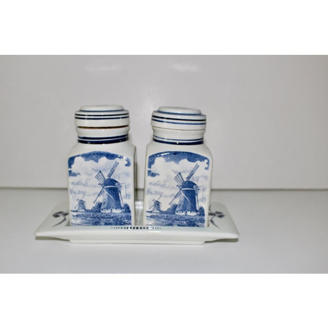 Traditional Vintage Delft Blue & White Jars & Tray Set- 3 Pieces For Sale - Image 3 of 12