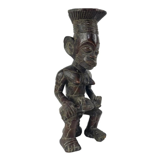 Early 20th Century Mangbetu Sitting Maternity Female Figure For Sale