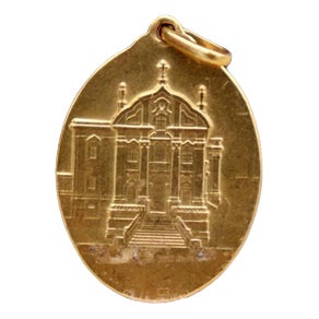 19.2k Gold Saint Anthony of Lisbon Pendant For Sale