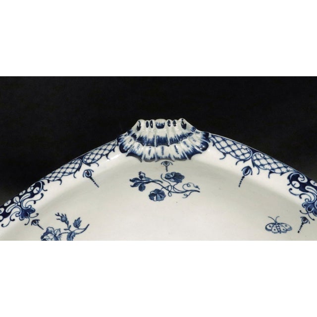 First Period Worcester Porcelain Pine Cone Pattern Shaped Basin For Sale In Philadelphia - Image 6 of 15